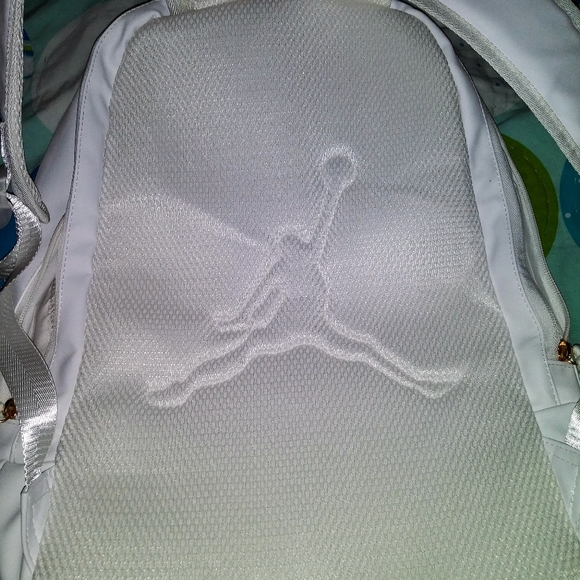 Nwt Jordan Backpack with padded laptop pouch - Picture 3 of 9